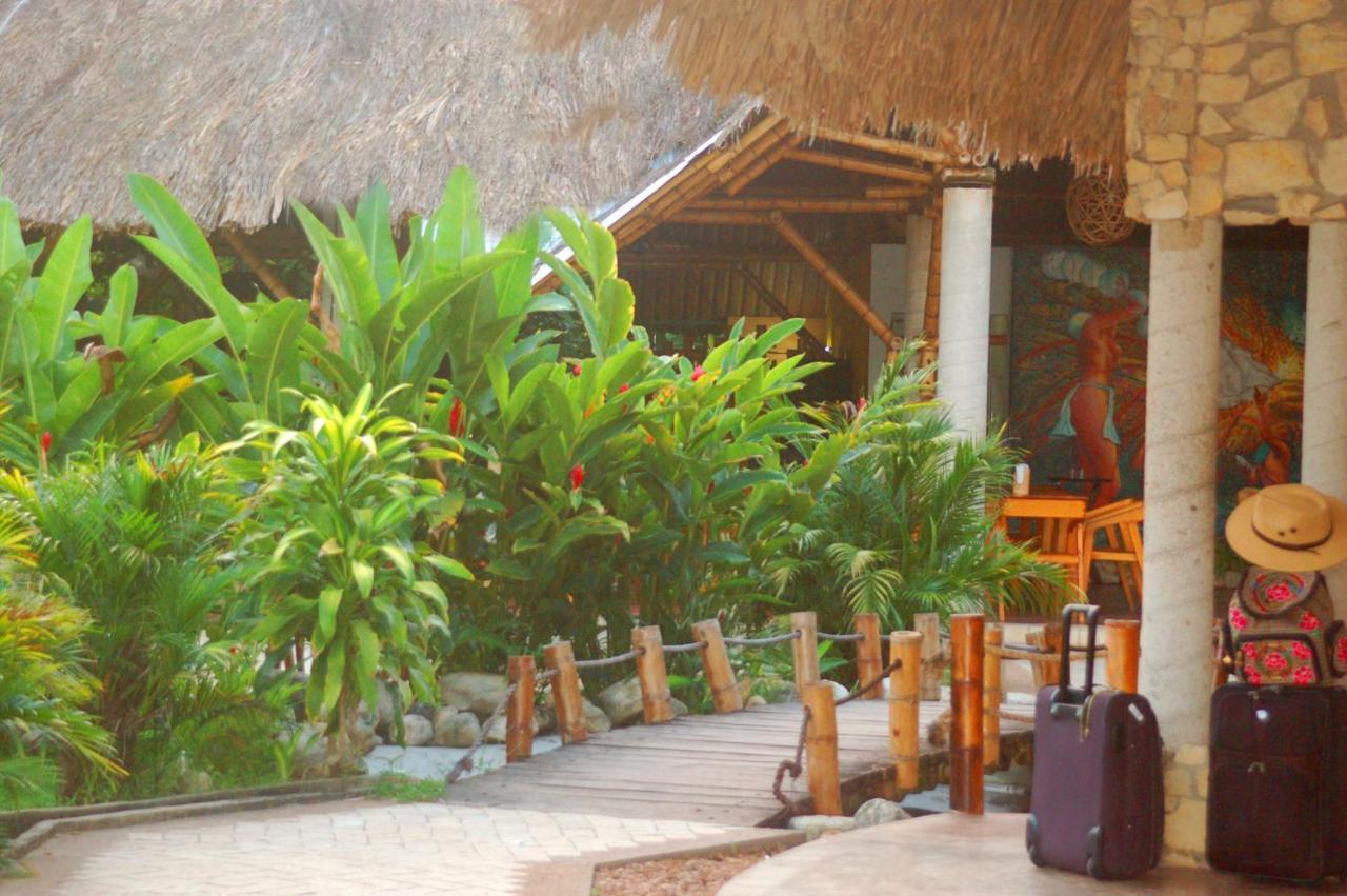 Axkan Palenque, Shows En Vivo & Gastronomia Mar Y Tierra & Travel Agency Exterior foto