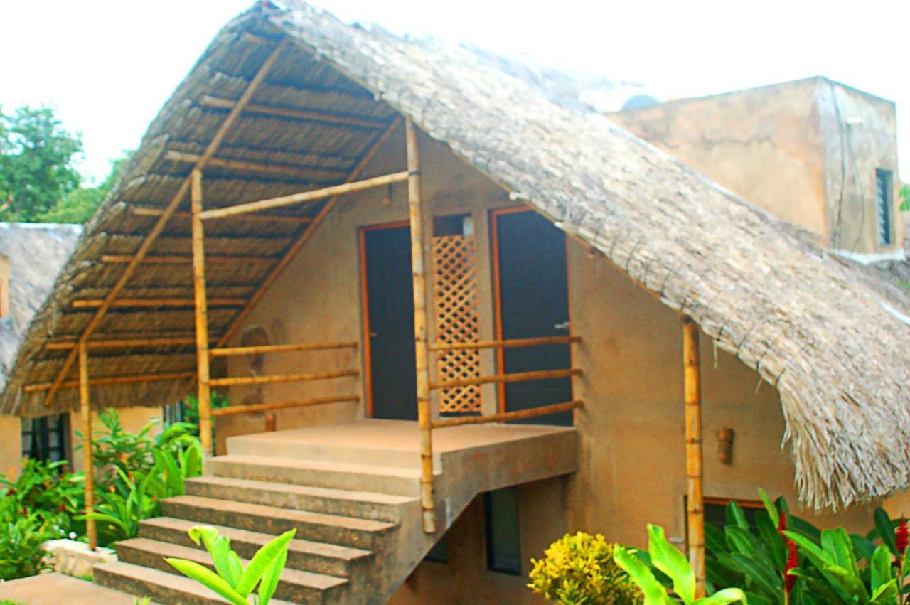 Axkan Palenque, Shows En Vivo & Gastronomia Mar Y Tierra & Travel Agency Exterior foto