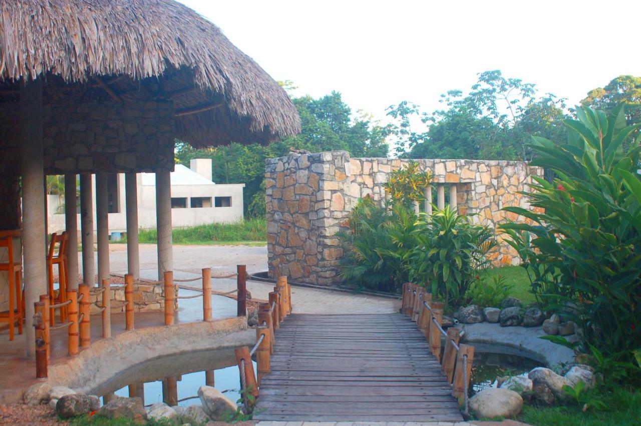 Axkan Palenque, Shows En Vivo & Gastronomia Mar Y Tierra & Travel Agency Exterior foto