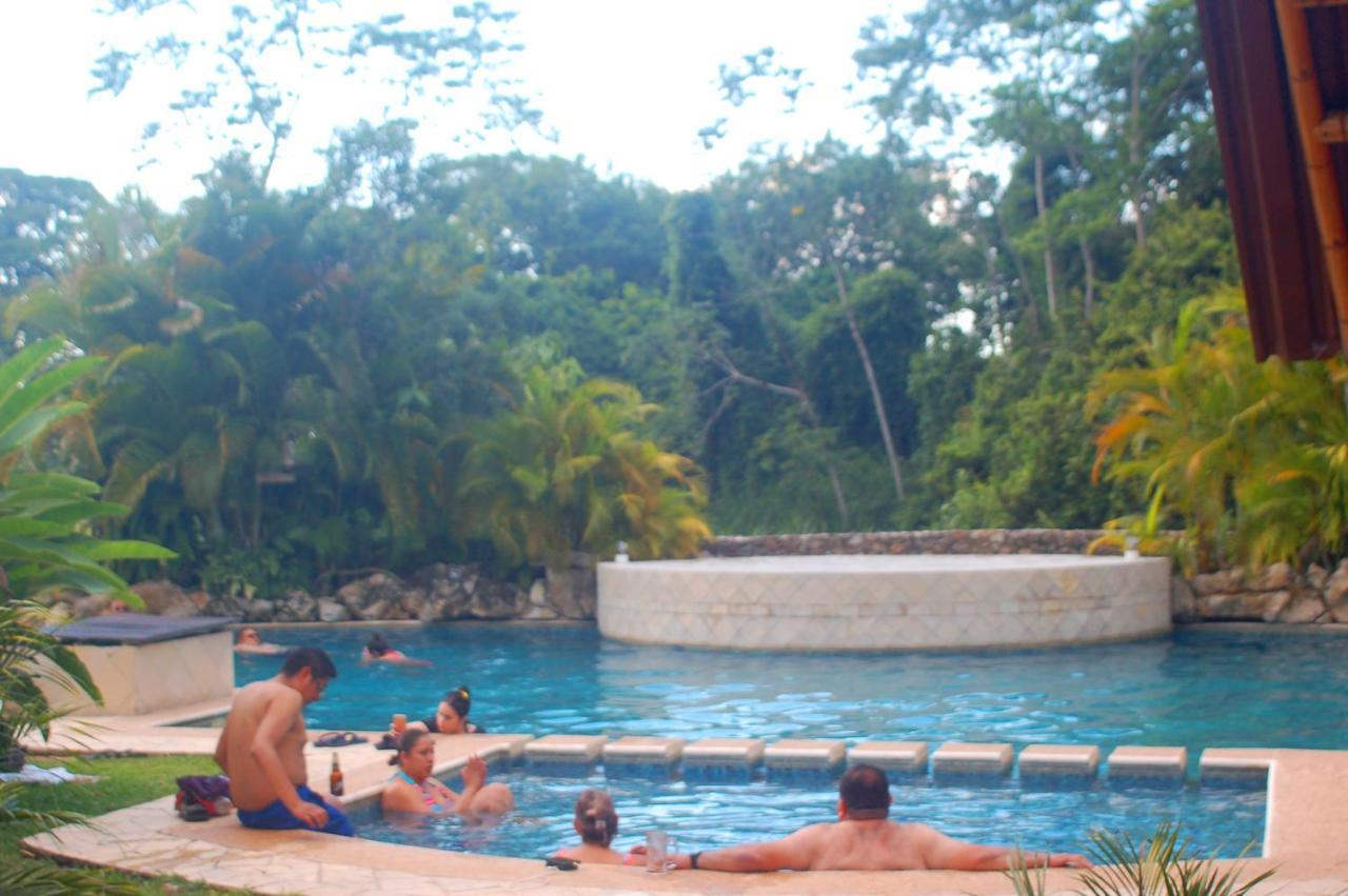 Axkan Palenque, Shows En Vivo & Gastronomia Mar Y Tierra & Travel Agency Exterior foto