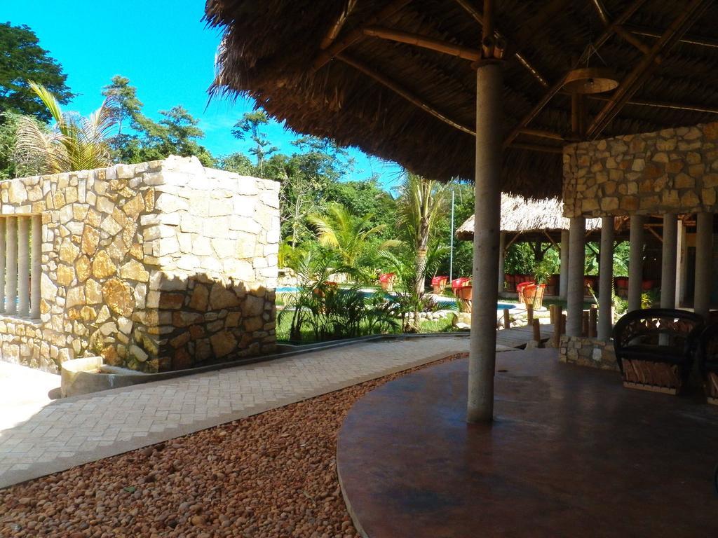 Axkan Palenque, Shows En Vivo & Gastronomia Mar Y Tierra & Travel Agency Exterior foto