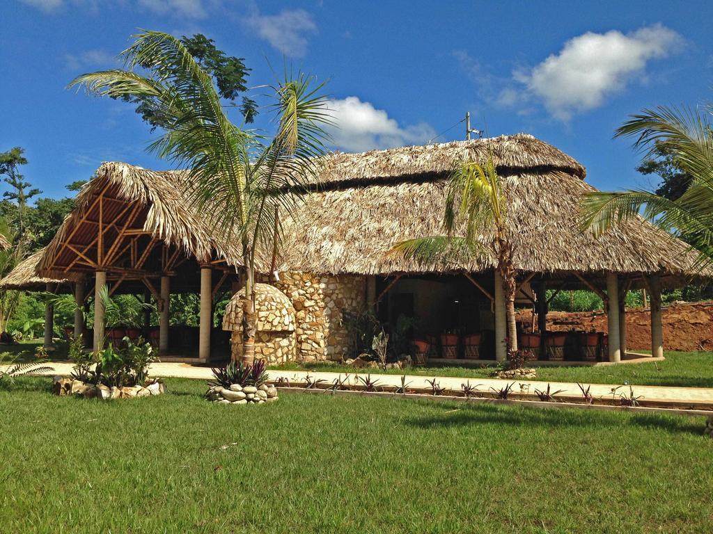 Axkan Palenque, Shows En Vivo & Gastronomia Mar Y Tierra & Travel Agency Exterior foto