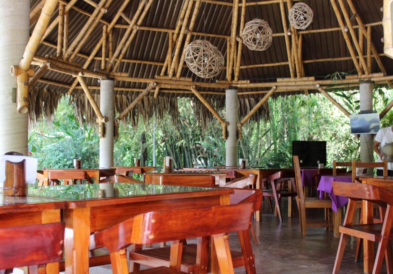 Axkan Palenque, Shows En Vivo & Gastronomia Mar Y Tierra & Travel Agency Exterior foto