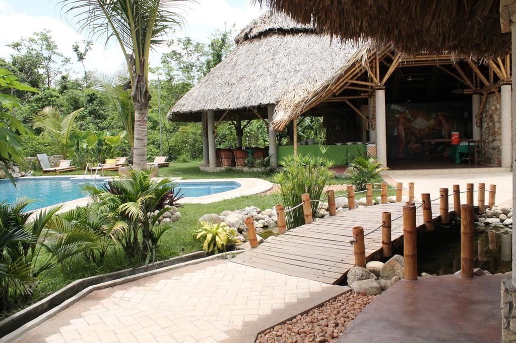 Axkan Palenque, Shows En Vivo & Gastronomia Mar Y Tierra & Travel Agency Exterior foto