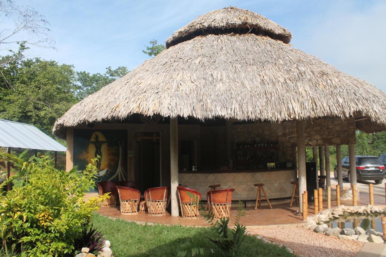 Axkan Palenque, Shows En Vivo & Gastronomia Mar Y Tierra & Travel Agency Exterior foto